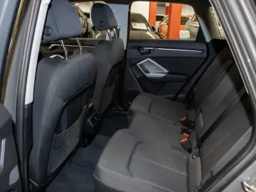 Audi Q3 35 TFSI LED Navi PDC virtCo ACC Sitzheiz AHK