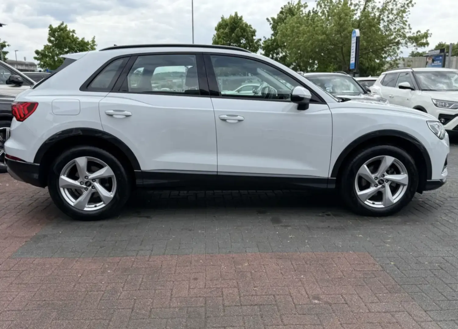 Audi Q3 35 TFSI advanced *1. Hand *AHK *Standheizung