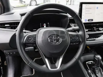 Corolla 1.8 Hybrid Comfort NAVI SHZ PDC KLIMA BT
