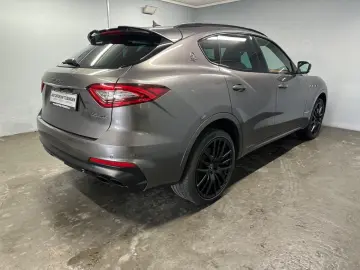 Levante S Q4 GRANSPORT SKYHO.*PANO*H&K*NERISSIMO