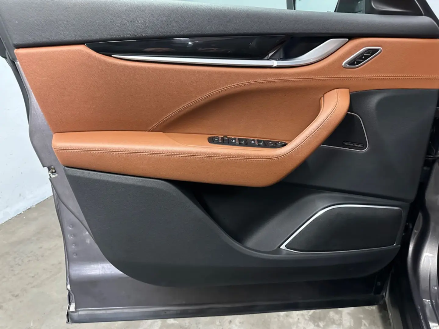 Levante S Q4 GRANSPORT SKYHO.*PANO*H&K*NERISSIMO