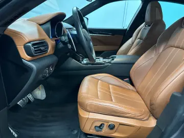 Levante S Q4 GRANSPORT SKYHO.*PANO*H&K*NERISSIMO