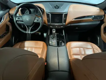 Levante S Q4 GRANSPORT SKYHO.*PANO*H&K*NERISSIMO