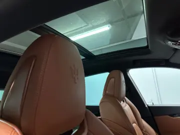 Levante S Q4 GRANSPORT SKYHO.*PANO*H&K*NERISSIMO