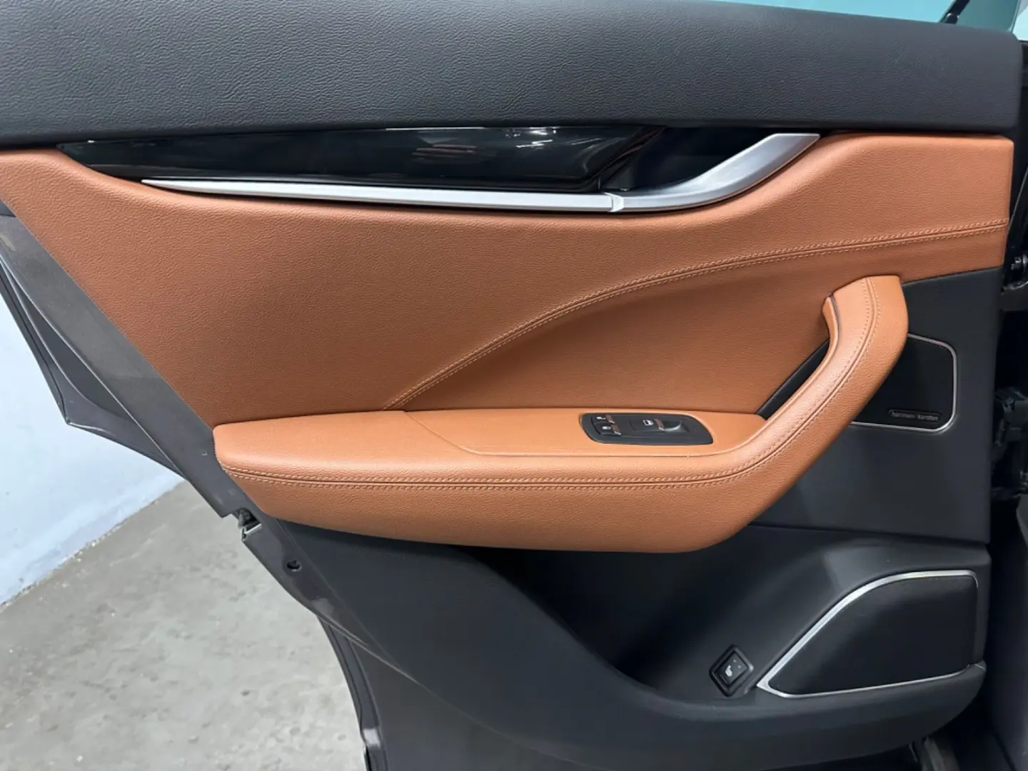 Levante S Q4 GRANSPORT SKYHO.*PANO*H&K*NERISSIMO