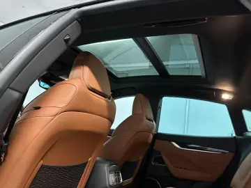 Levante S Q4 GRANSPORT SKYHO.*PANO*H&K*NERISSIMO