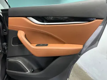 Levante S Q4 GRANSPORT SKYHO.*PANO*H&K*NERISSIMO