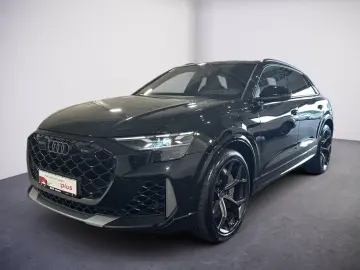 RS Q8 PERFORMANCE 305KM H AHK KERAMIK WABEN LUFT