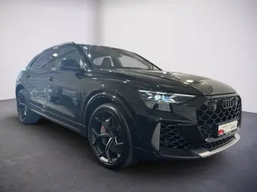 RS Q8 PERFORMANCE 305KM/H+AHK+KERAMIK+WABEN+LUFT