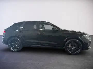 RS Q8 PERFORMANCE 305KM/H+AHK+KERAMIK+WABEN+LUFT