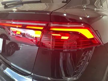 RS Q8 PERFORMANCE 305KM/H+AHK+KERAMIK+WABEN+LUFT