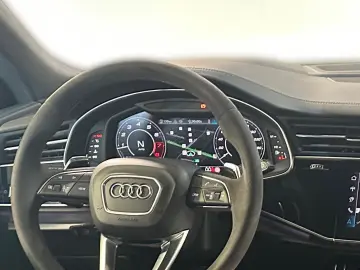 RS Q8 PERFORMANCE 305KM/H+AHK+KERAMIK+WABEN+LUFT