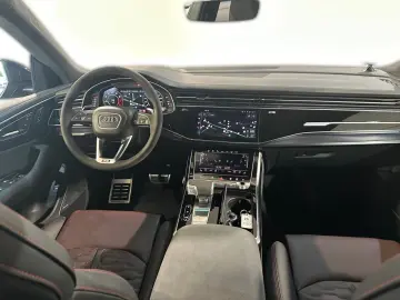 RS Q8 PERFORMANCE 305KM/H+AHK+KERAMIK+WABEN+LUFT