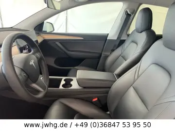 Model Y Long Range AWD Wärmepumpe Autopilot-3!