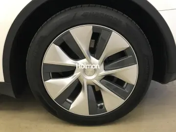 Model Y Standard Range 60 kWh A.Pilot 8-fach