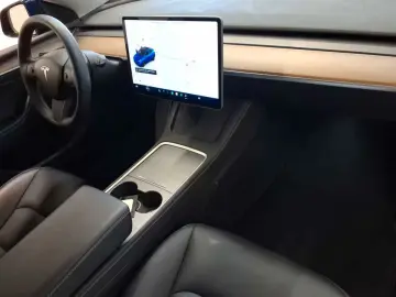 Model Y Long Range Dual Motor AWD 