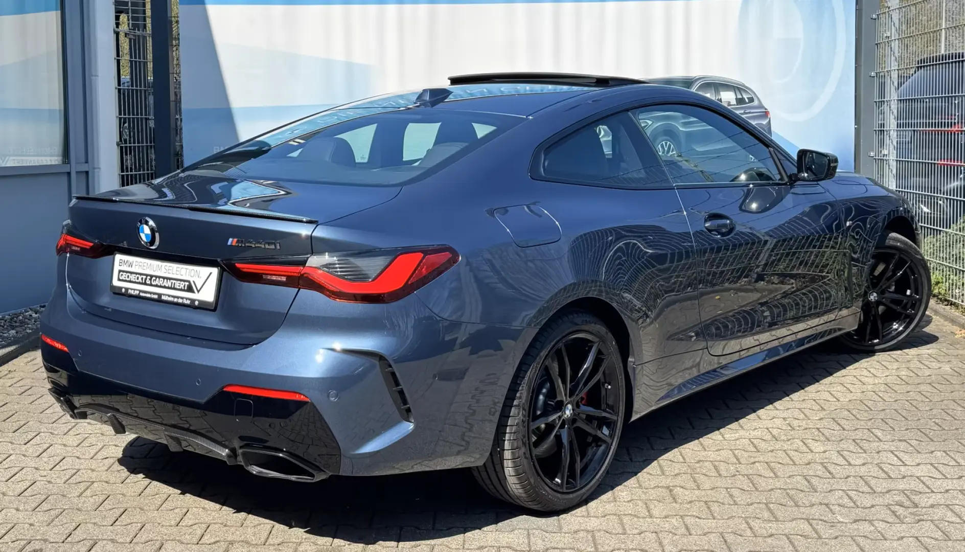 BMW M440 i xDrive Coupe M-Sport Carbon
