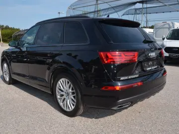 Audi Q7 50 TDI S-LINE quattro