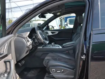 Audi Q7 50 TDI S-LINE quattro