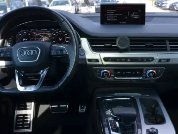 Audi Q7 50 TDI S-LINE quattro