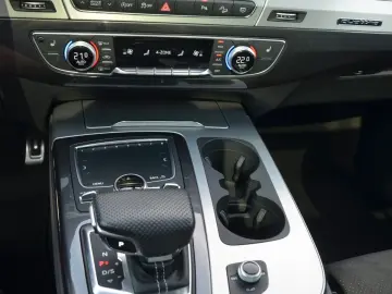 Audi Q7 50 TDI S-LINE quattro