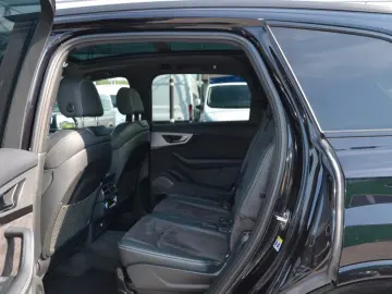 Audi Q7 50 TDI S-LINE quattro