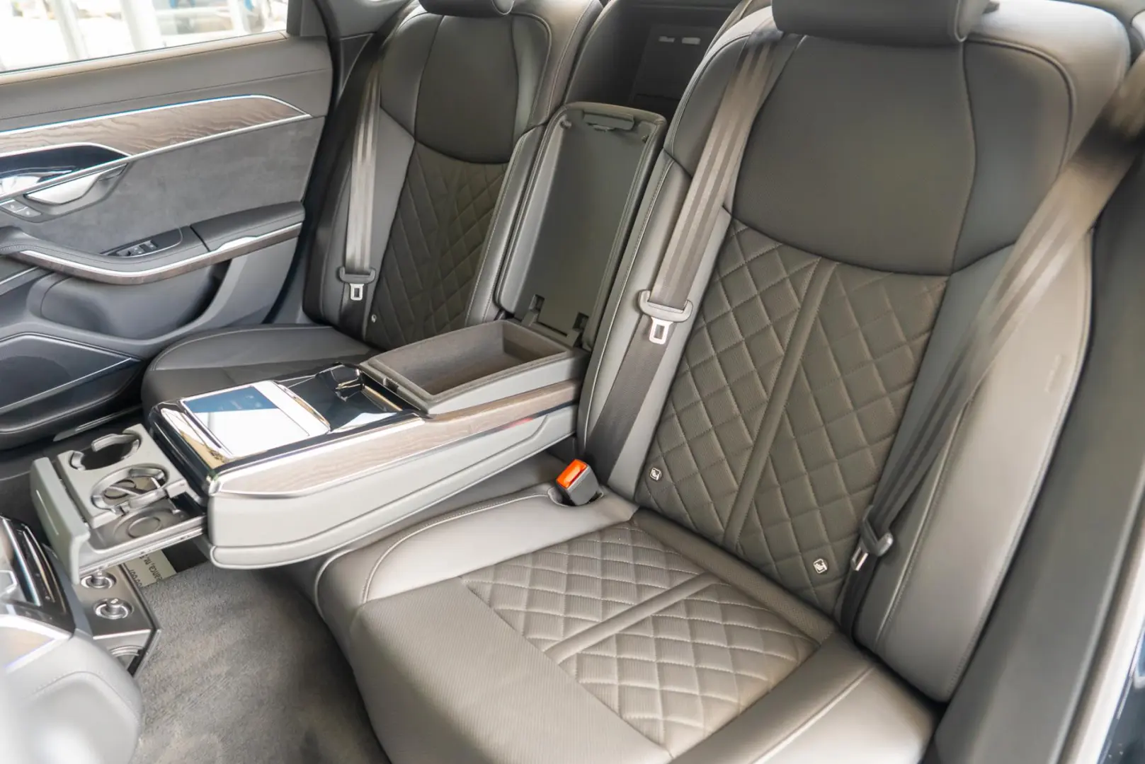 Audi A8 60TFSIe 3.0 Plug-in Hybrid Quattro 