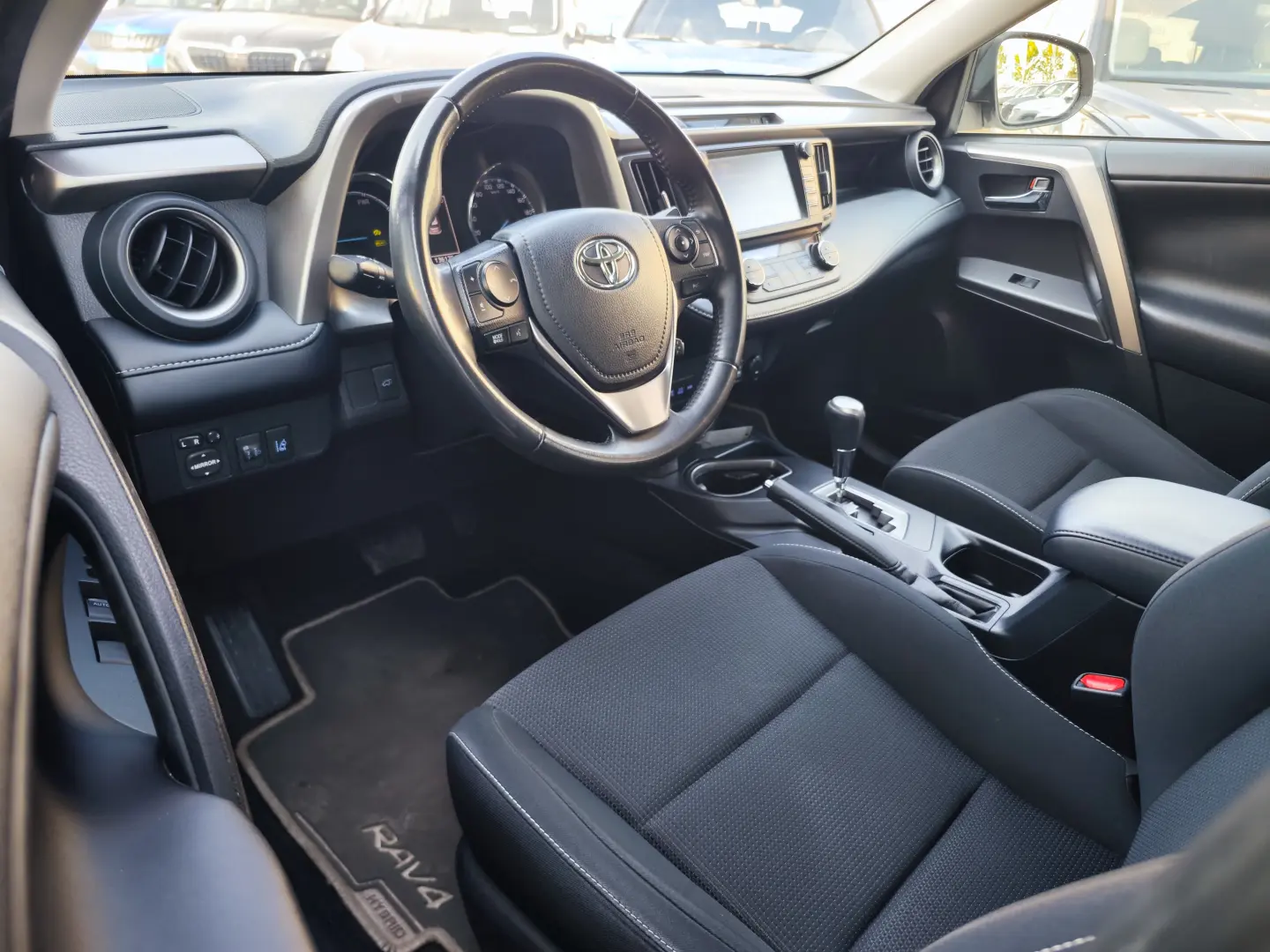 Toyota RAV4 2.5 VVT-i HSD 4x2 Executive