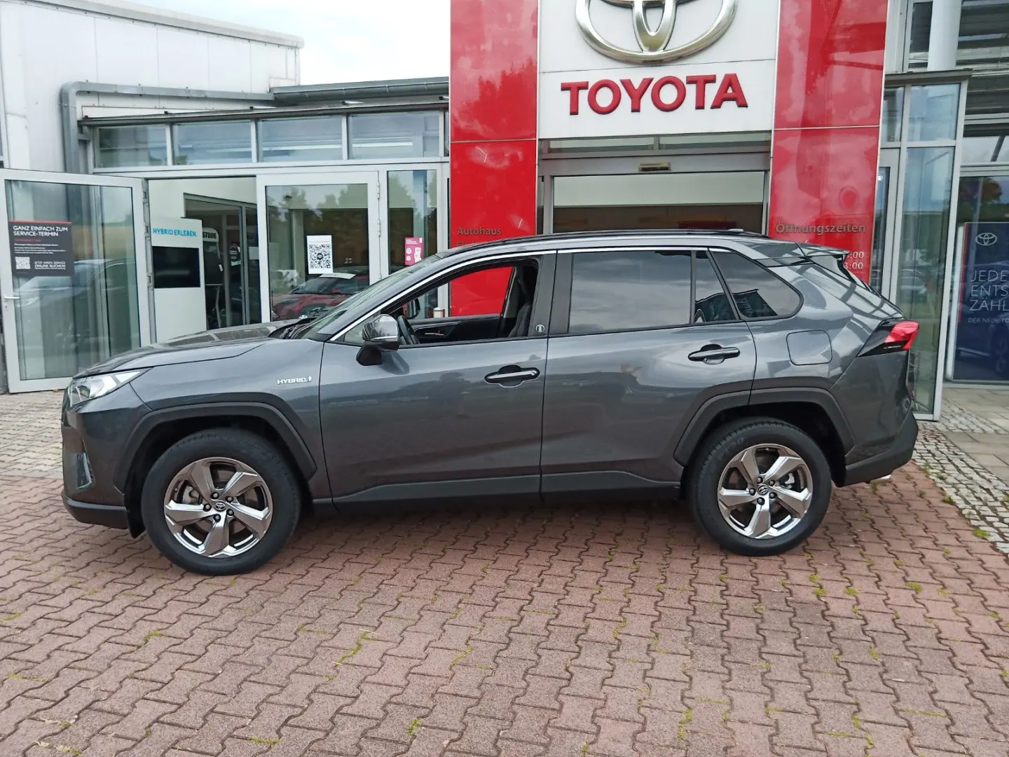 RAV4 Hybrid 4x4 Team D *Navi*Smartphone*