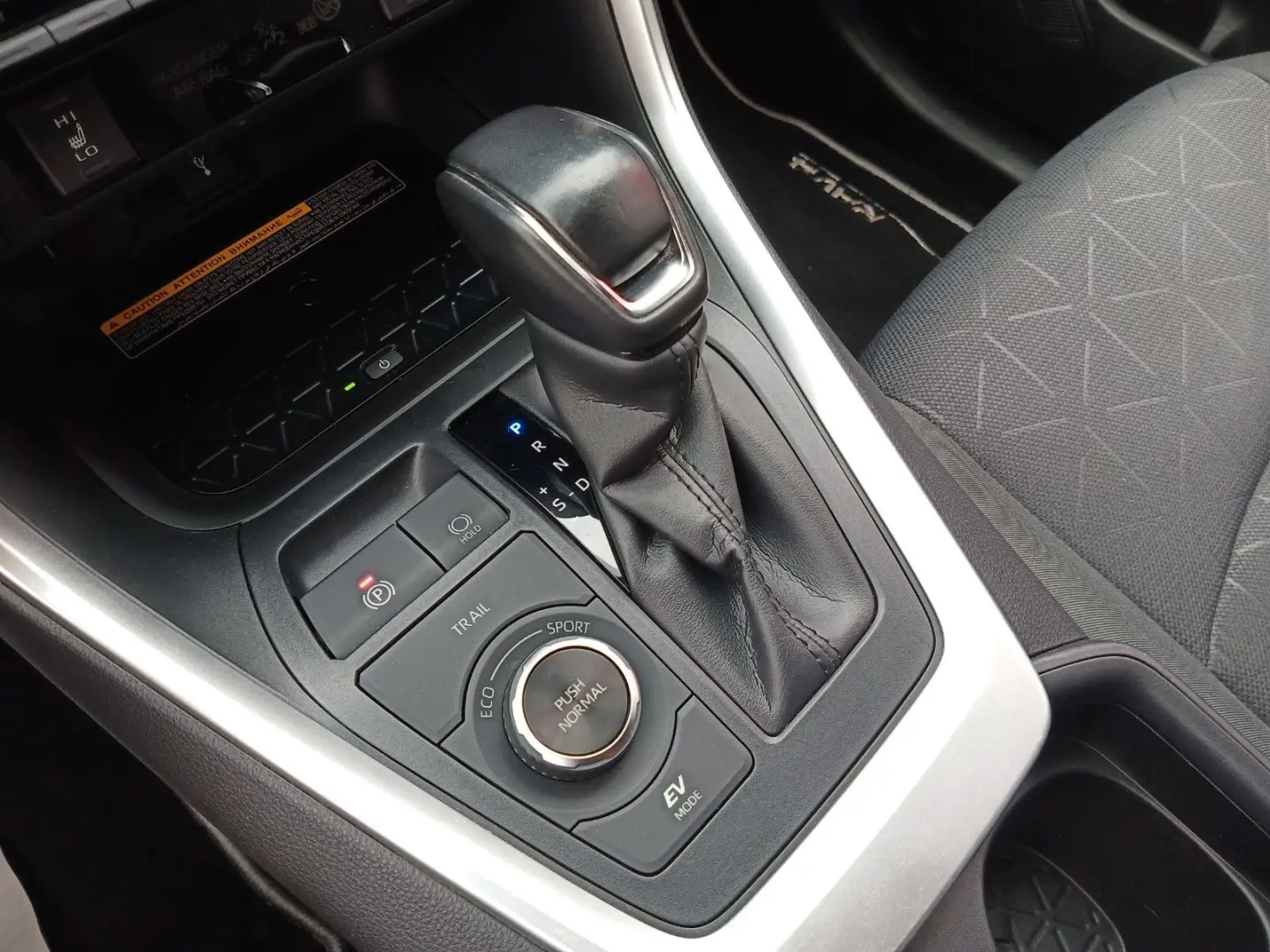 RAV4 Hybrid 4x4 Team D *Navi*Smartphone*