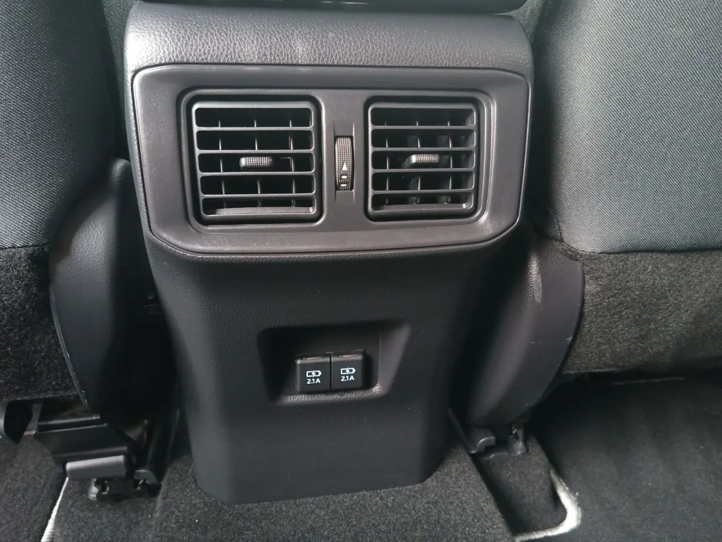 RAV4 Hybrid 4x4 Team D *Navi*Smartphone*