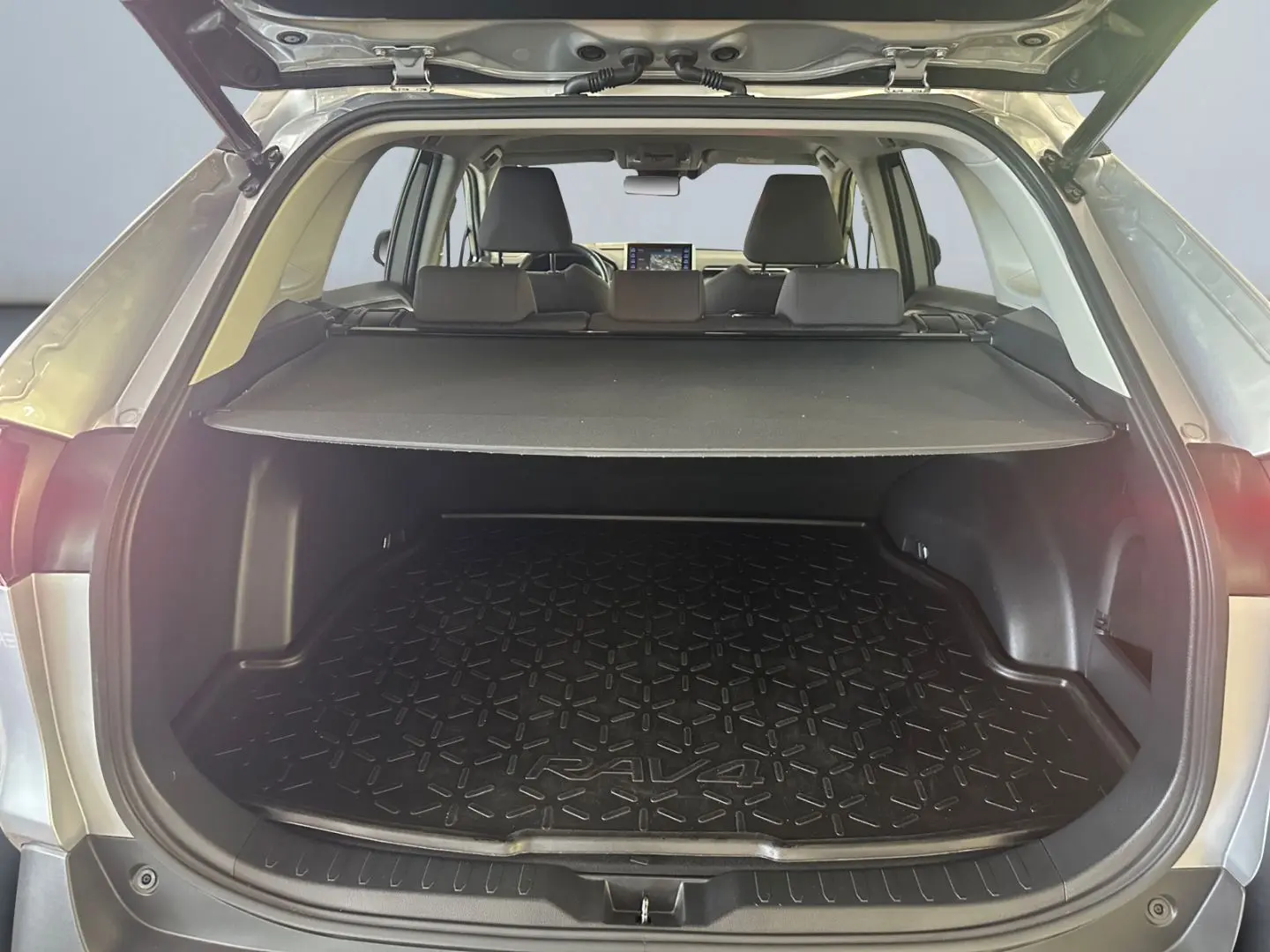 RAV 4 2.5 4x4 Hybrid Team D *LED*el Heck*Navi*CA