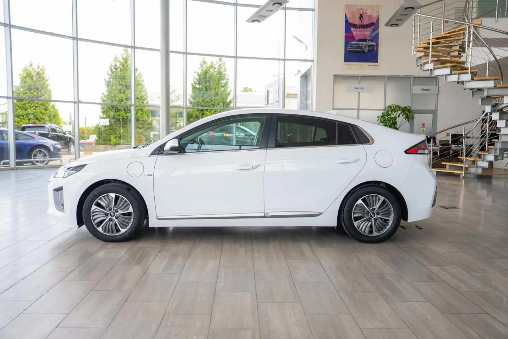 Hyundai Ioniq 1.6 Premium Plug-in Hybrid