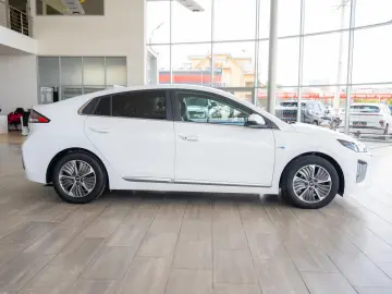 Hyundai Ioniq 1.6 Premium Plug-in Hybrid