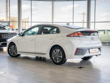 Hyundai Ioniq 1.6 Premium Plug-in Hybrid