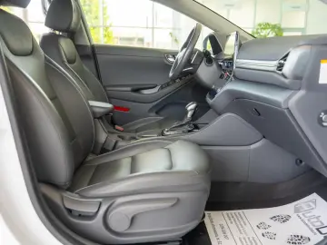 Hyundai Ioniq 1.6 Premium Plug-in Hybrid
