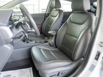 Hyundai Ioniq 1.6 Premium Plug-in Hybrid