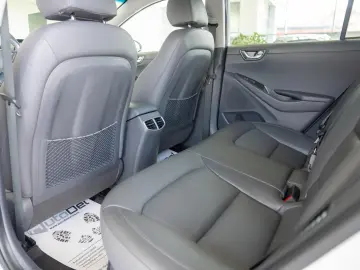 Hyundai Ioniq 1.6 Premium Plug-in Hybrid