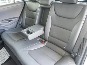 Hyundai Ioniq 1.6 Premium Plug-in Hybrid