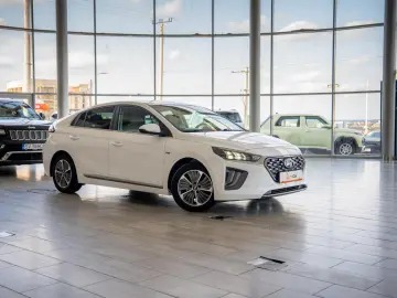 Hyundai Ioniq 1.6 Premium Plug-in Hybrid