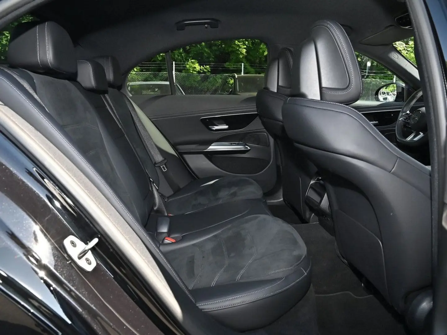 E 220 d AMG Line Night LED+ MBUX Kamera 19
