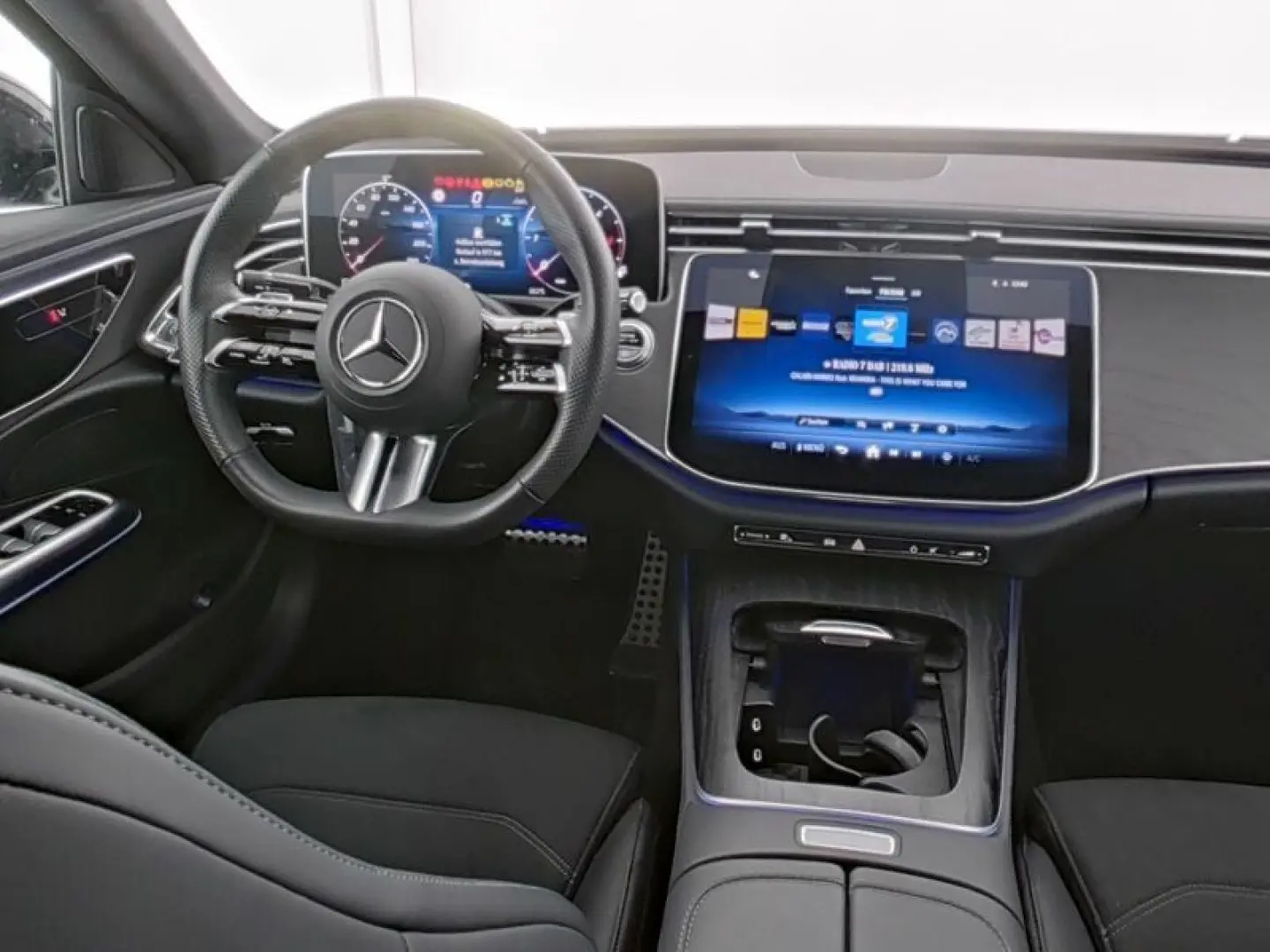 E 220 d AMG *NIGHT*DISTRONIC*KEYLESS*AMBI*LED*