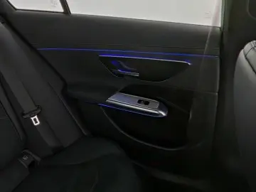 E 220 d AMG *NIGHT*DISTRONIC*KEYLESS*AMBI*LED*