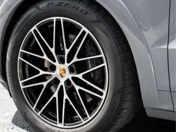 Cayenne E-Hybrid SportDesign Paket HD-Matrix HUD
