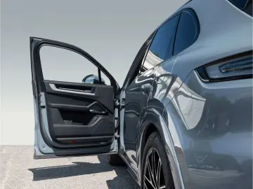 Cayenne E-Hybrid SportDesign Paket HD-Matrix HUD