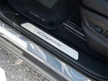 Cayenne E-Hybrid SportDesign Paket HD-Matrix HUD