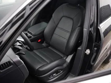 E-Hybrid Coupé  INNODRIVE-ACC-LUFTF.-PANO-BOSE