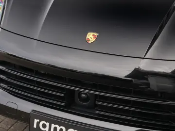 E-Hybrid Coupé  INNODRIVE-ACC-LUFTF.-PANO-BOSE