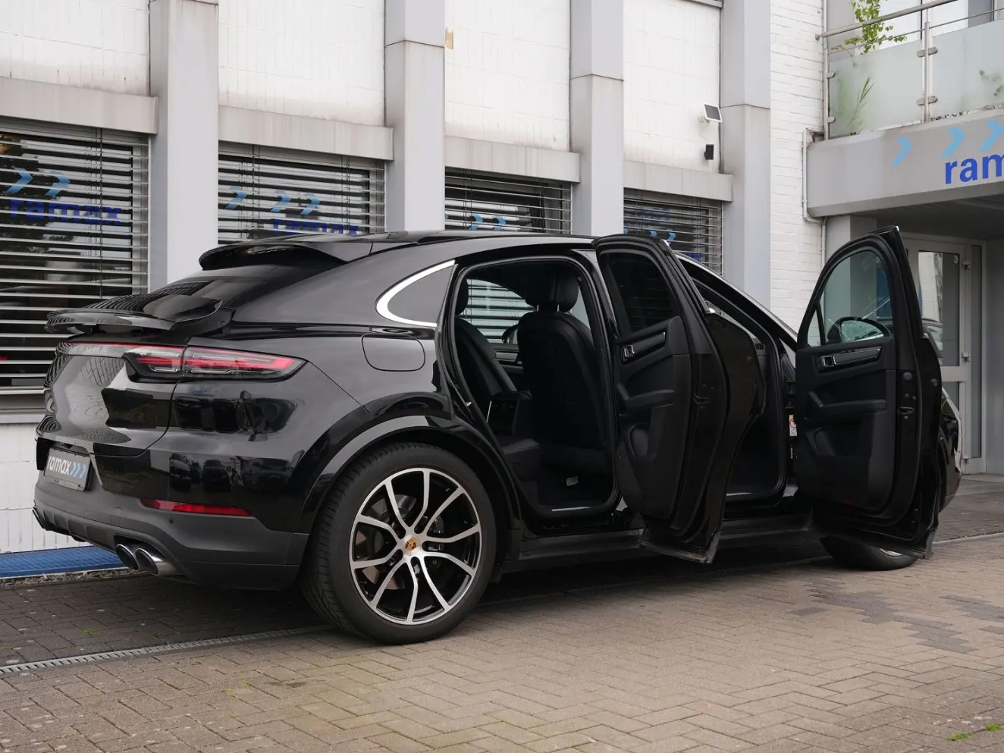 E-Hybrid Coupé  INNODRIVE-ACC-LUFTF.-PANO-BOSE