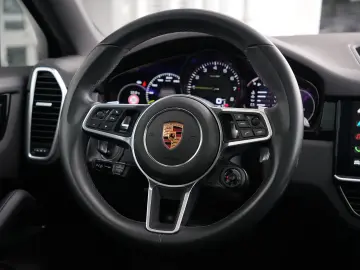 E-Hybrid Coupé  INNODRIVE-ACC-LUFTF.-PANO-BOSE